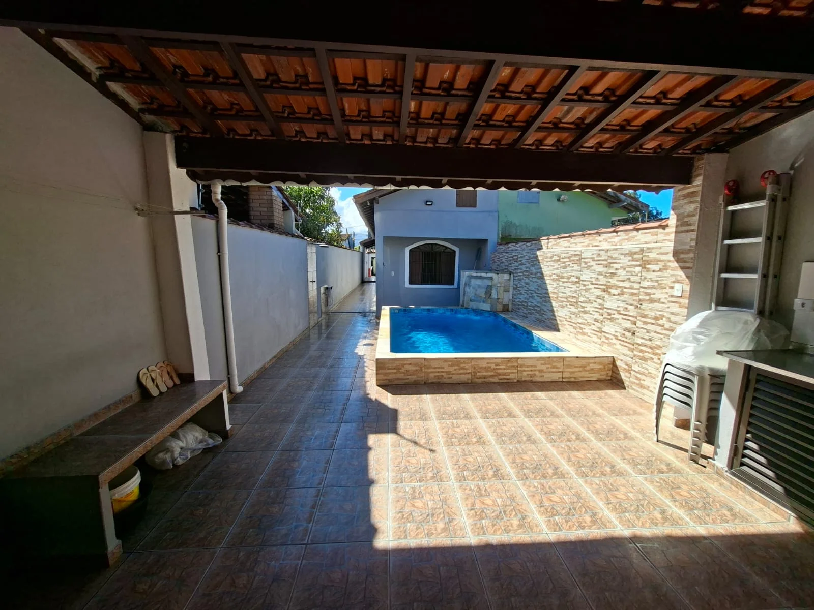 Casa Espaçosa com Piscina e Ótima Localização para Moradia