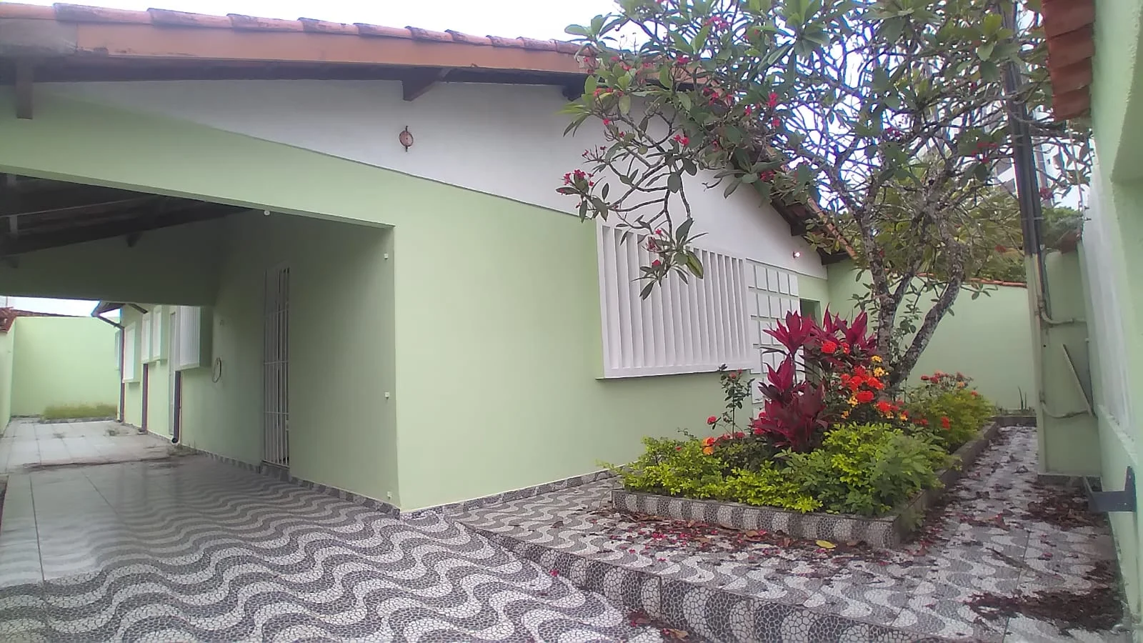 Casa Isolada com 3 Dorms e Parcelamento Direto
