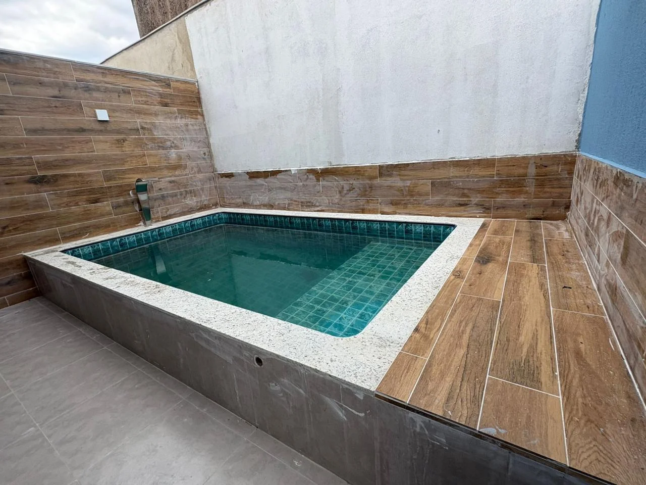 Casa Nova com Piscina e Hidro, Suíte e Área Gourmet