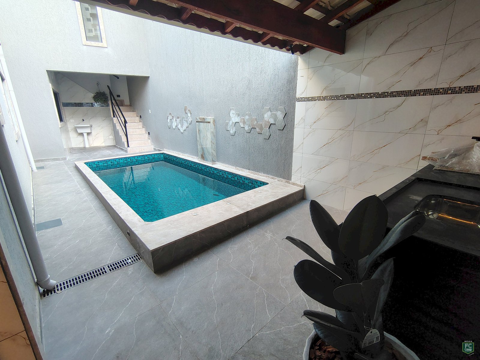 Casa 3 Dorms 2 Suítes Reformada e Automatizada com Piscina