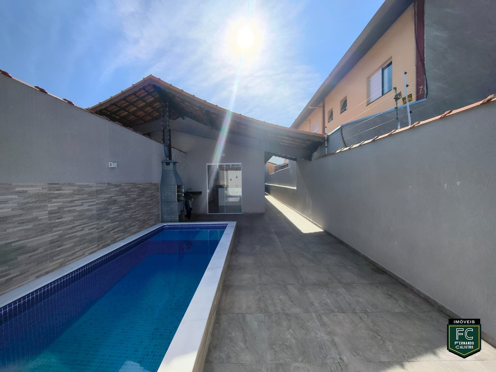 Casa 2 dormitórios com Piscina e Gourmet no bairro Vera Cruz