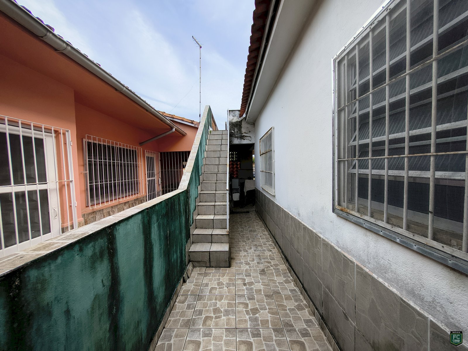 2e3c7a996cb357efdad47f02ee7a1ea9.jpg