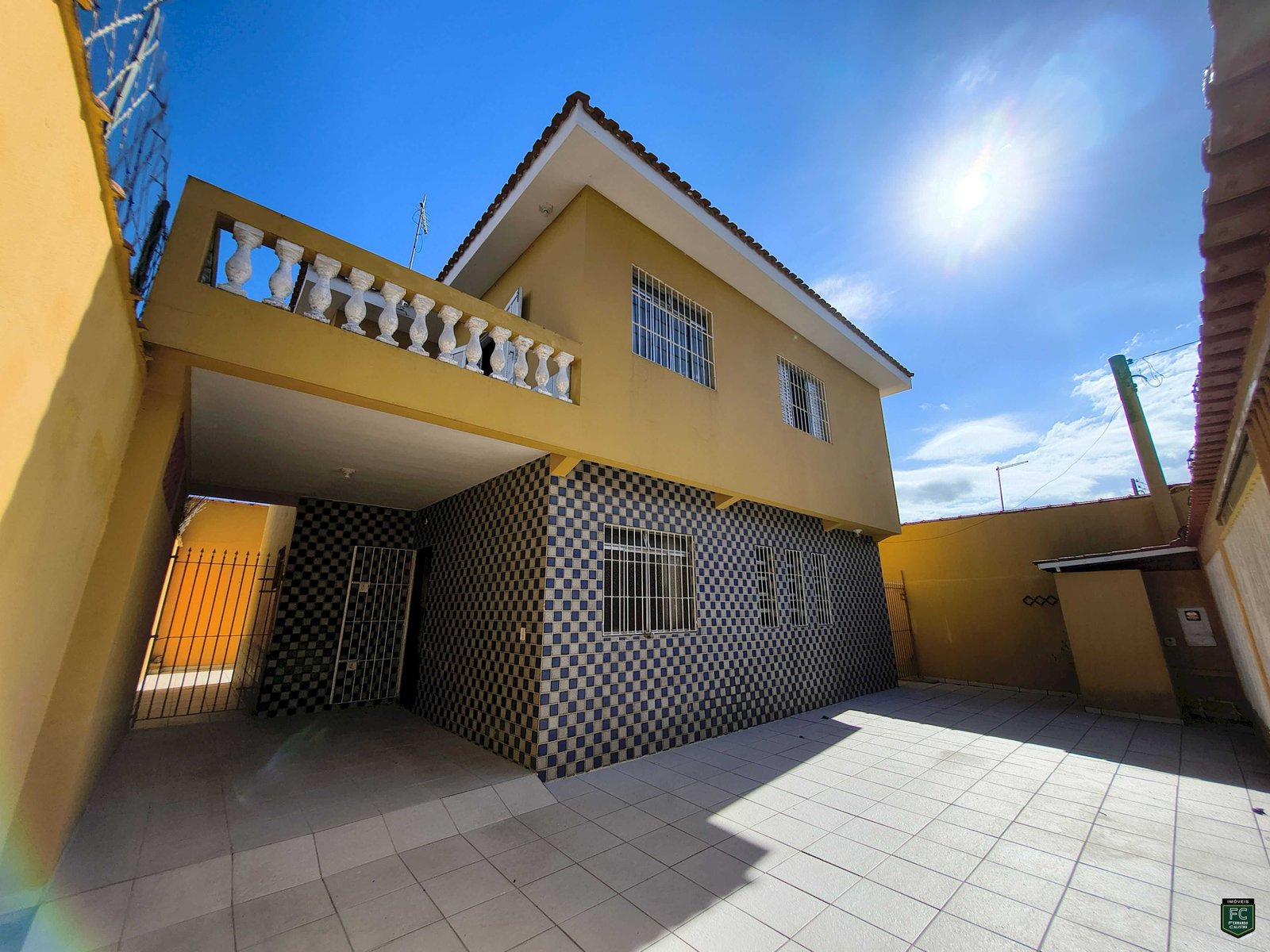 Sobrado 3 Dormitórios com Terraço Vista Mar a 100m Da Praia