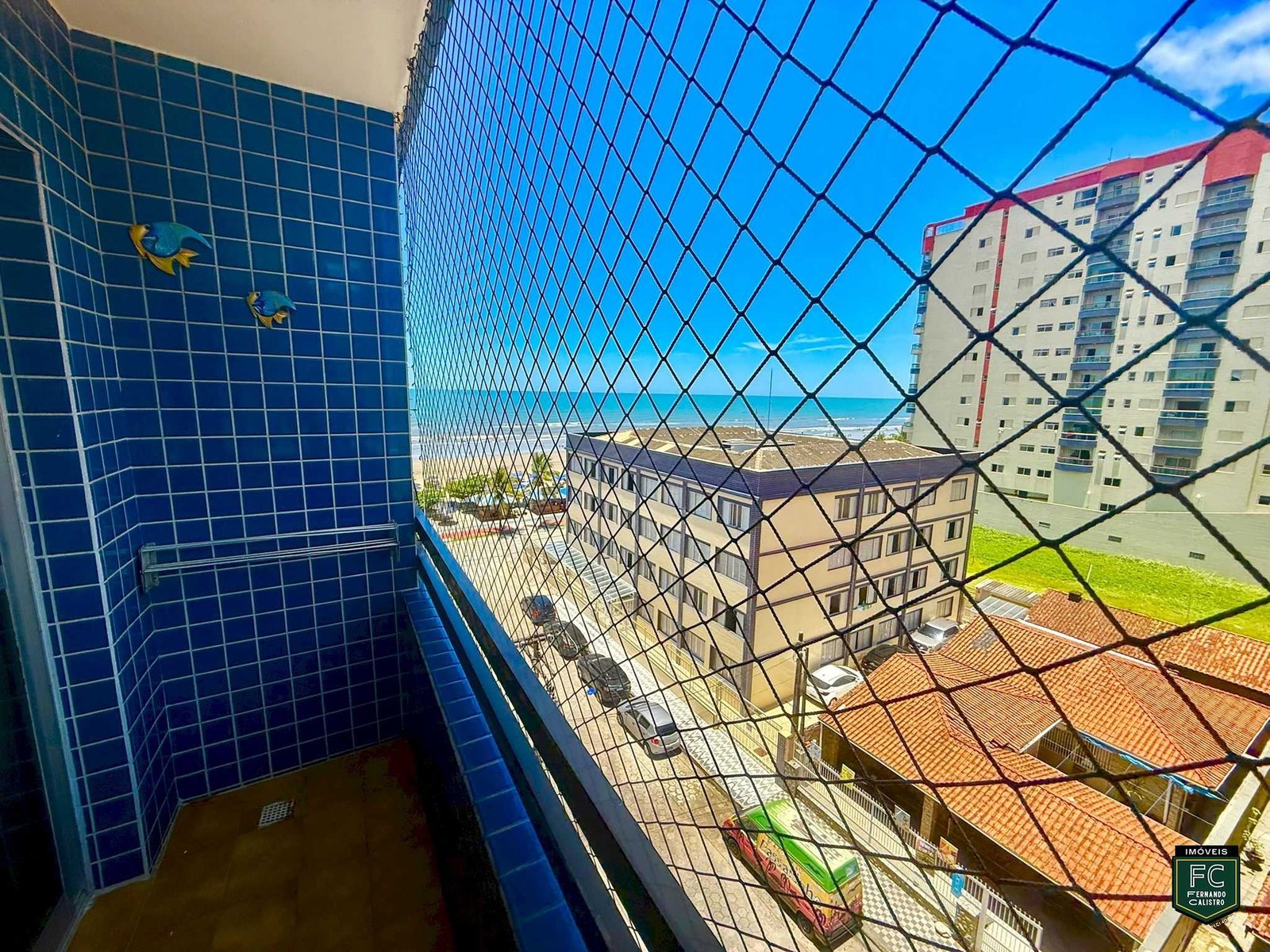 Apto 3 Dorms com Varanda Vista Mar a 40m da Praia