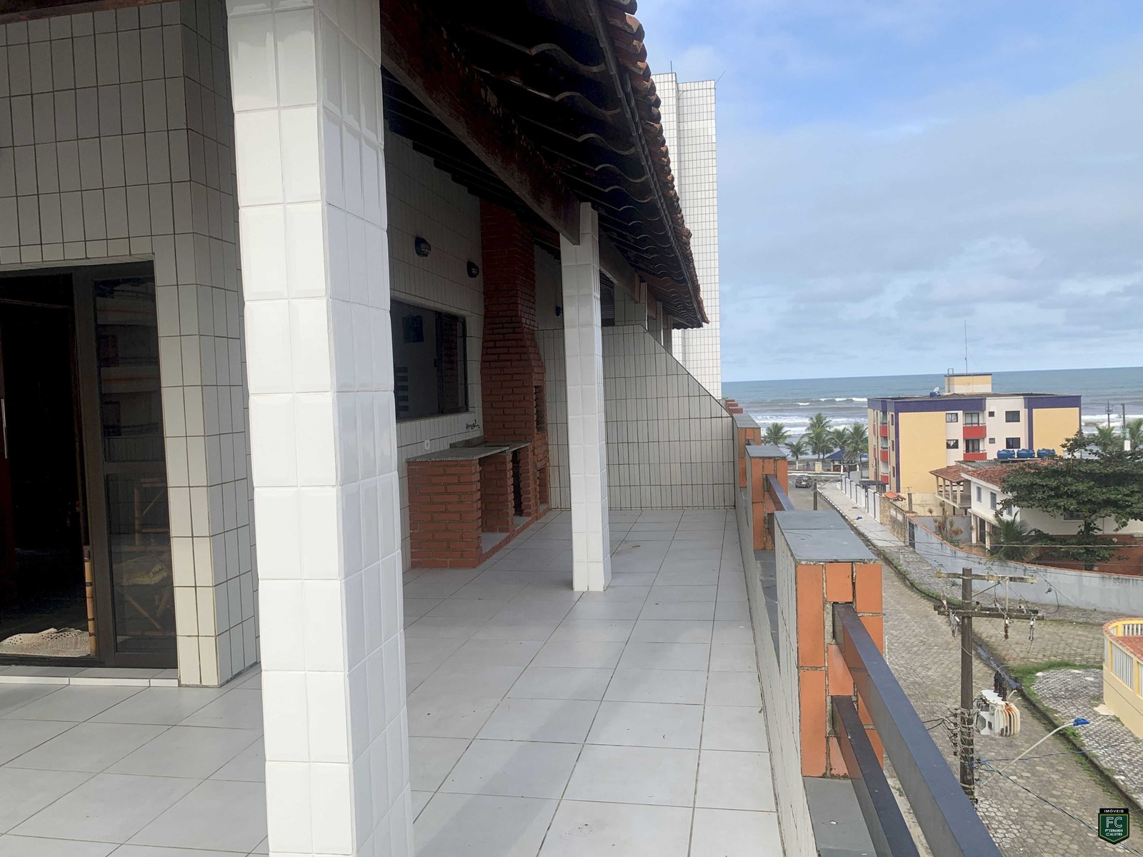 Cobertura duplex com quintal privativo e vista para o mar
