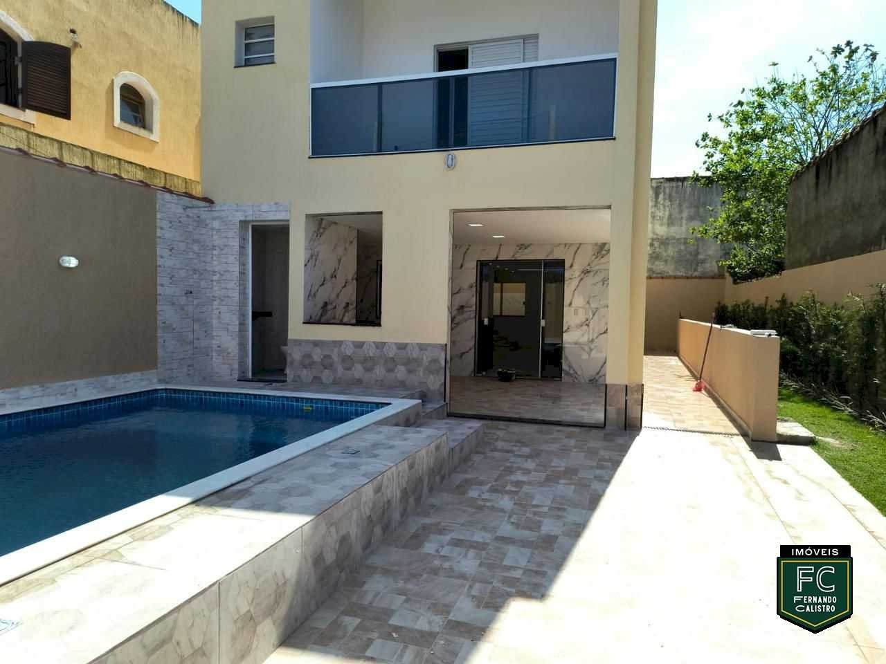 SOBRADO COM QUINTAL AMPLO E PISCINA SUARÃO ITANHAEM SP