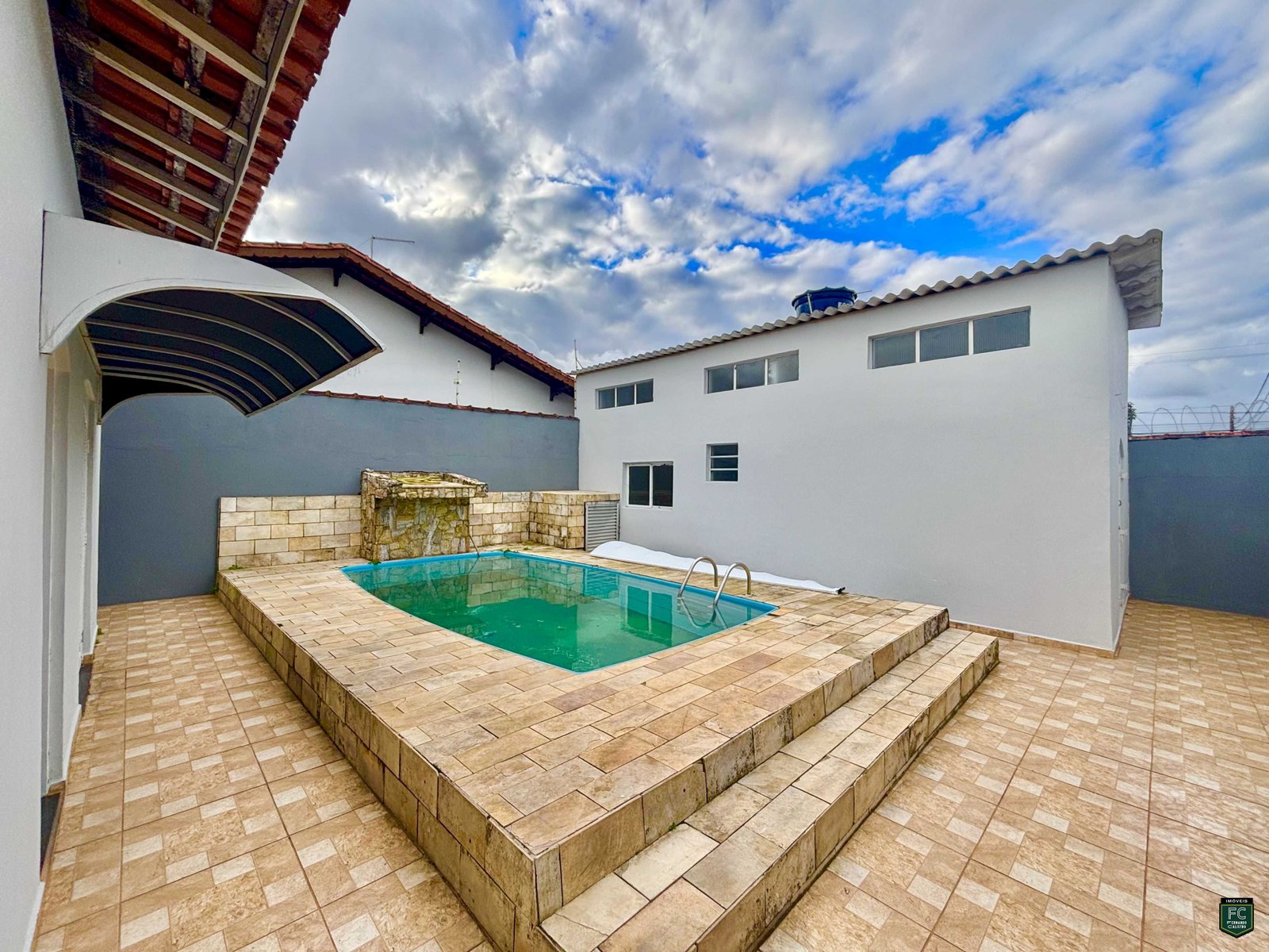 Casa Lote Inteiro 280m² 3 Dorms (Edícula), Piscina e 3 Vagas