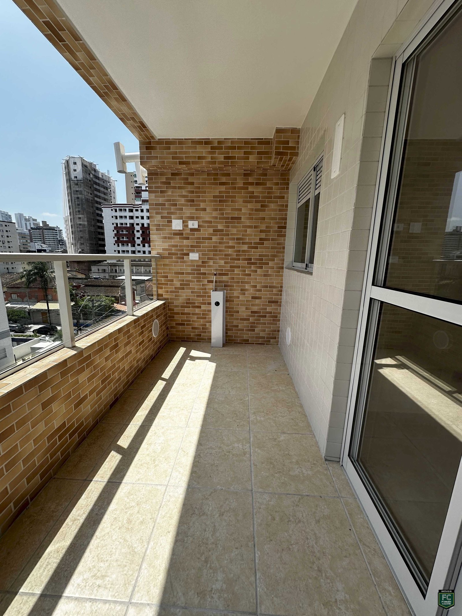 AP NOVO 2 QUARTOS SUÍTE VARANDA PISCINA GUILHERMINA PG SP