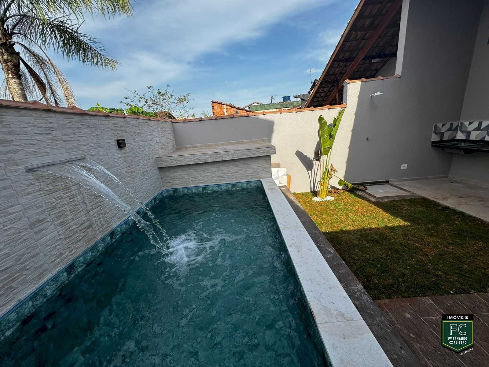 Casa de Alto Padrão em Construção com Piscina e Área Gourmet