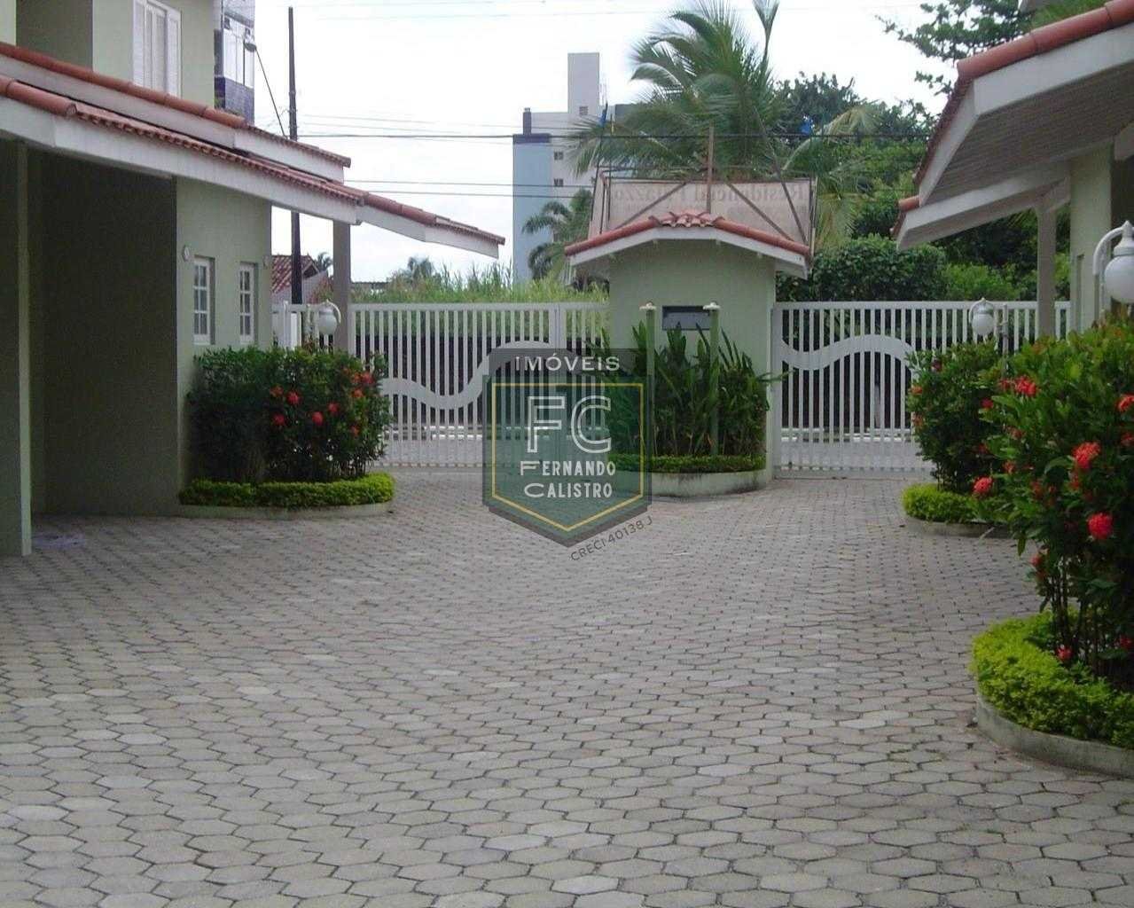 Sobrado Próximo à Praia com Parcelamento Direto no Centro