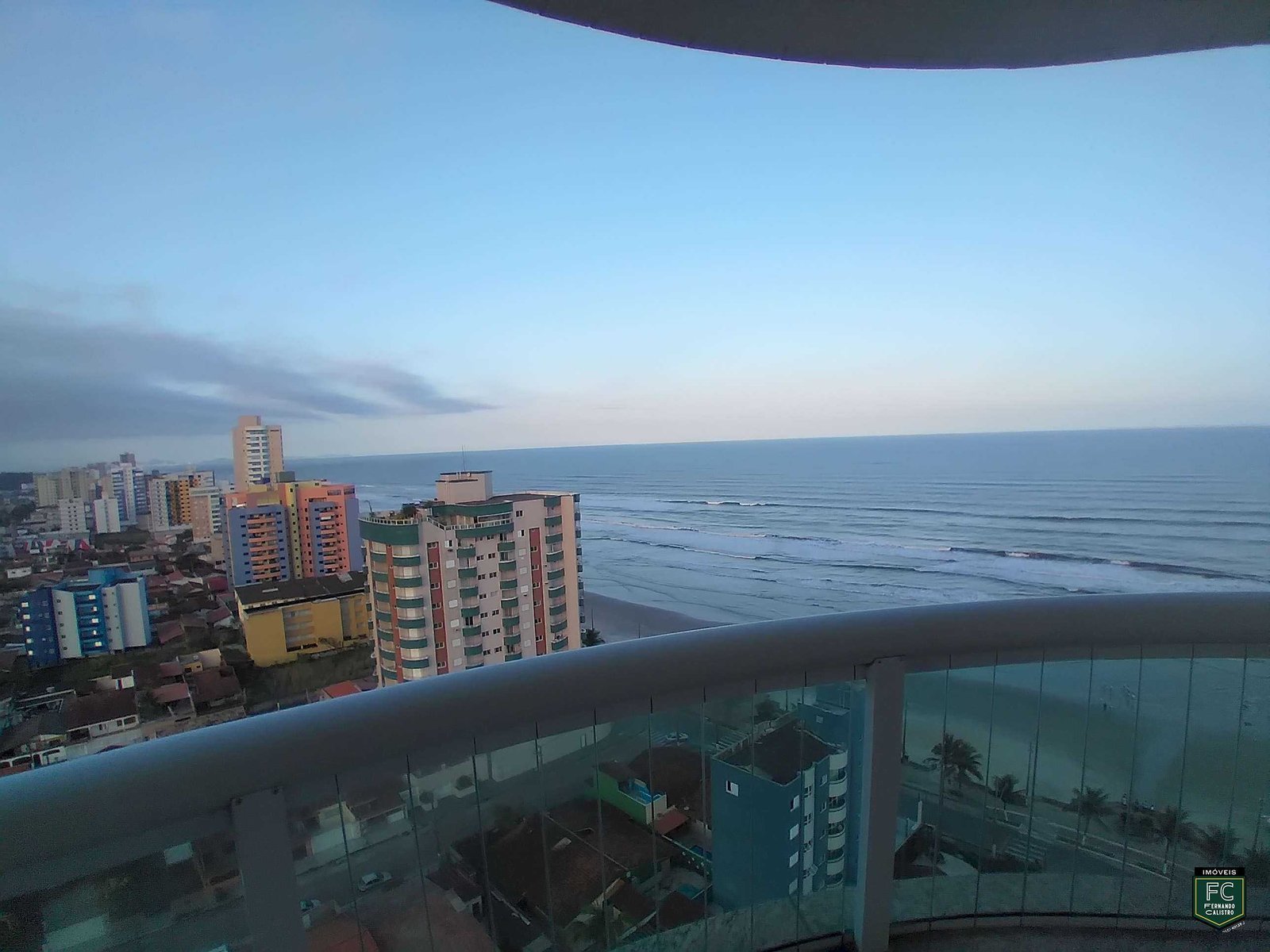 Apartamento 2 Dorms Alto Padrão com Vista Mar e Lazer de Clube