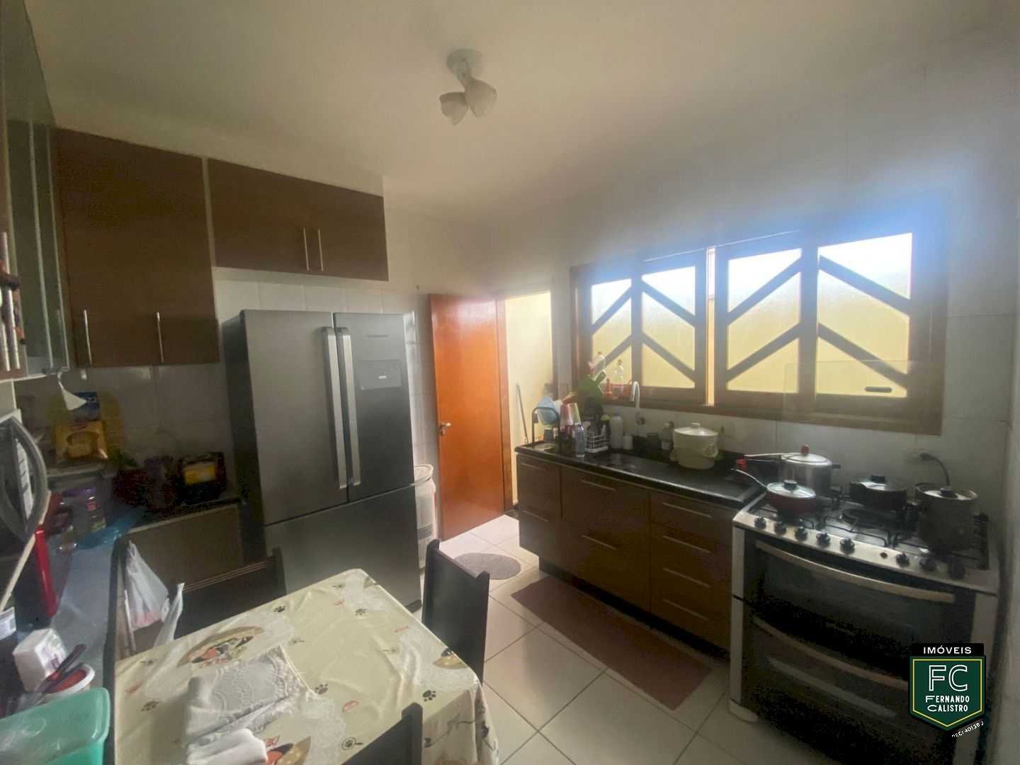 Sobrado 3 Dorms com Suíte e Varandas a 200m da Praia