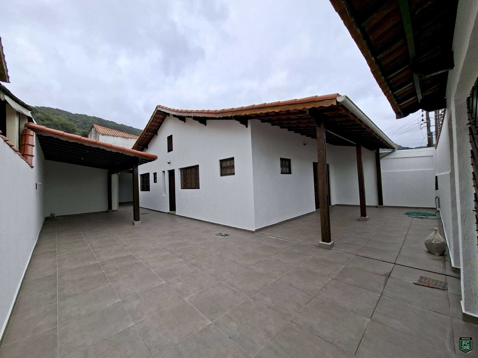 Casa Reformada c/ Gourmet para Locação Definitiva