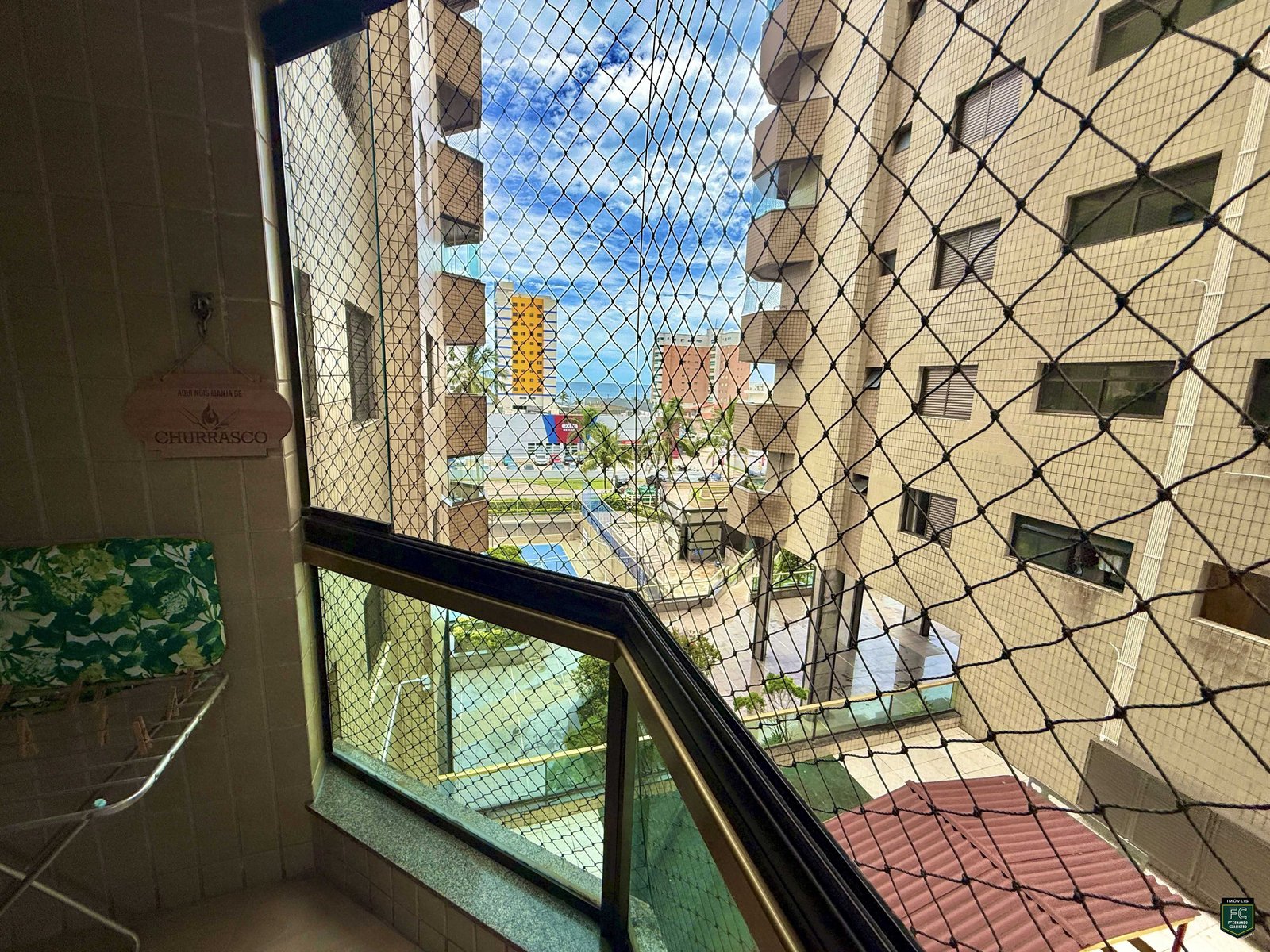 Apartamento 1 Dormitório Imenso - 68M² - Condomínio Clube